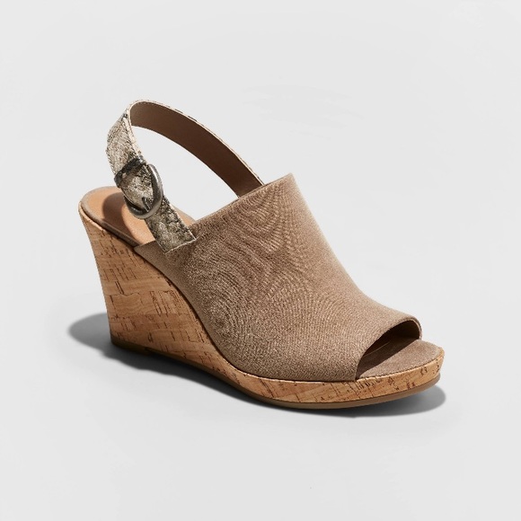 Universal Thread Shoes - Women’s Snakeskin Wedge Cork Open Toe Tan Heel NEW